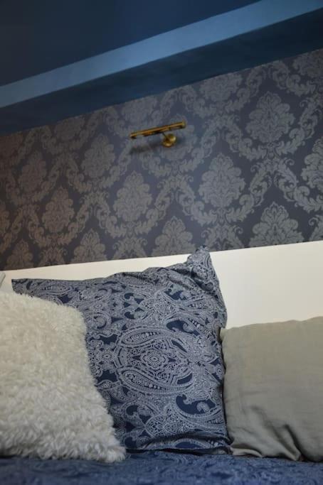La Loge Familiale: 110M2, Place Rose Goudard, Ac LʼIsle-sur-la-Sorgue Екстериор снимка
