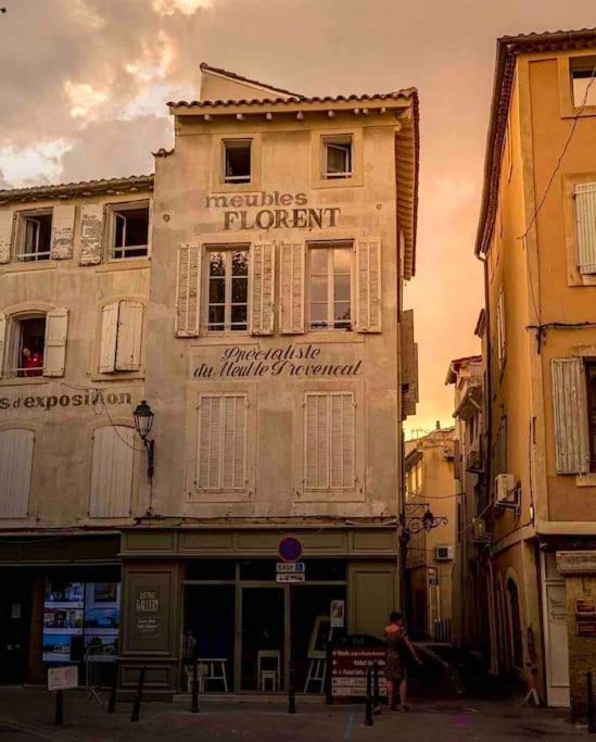 La Loge Familiale: 110M2, Place Rose Goudard, Ac LʼIsle-sur-la-Sorgue Екстериор снимка