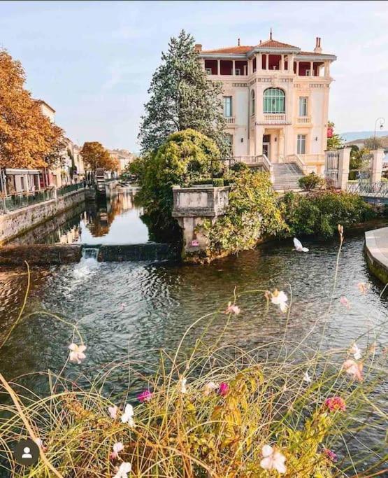 La Loge Familiale: 110M2, Place Rose Goudard, Ac LʼIsle-sur-la-Sorgue Екстериор снимка